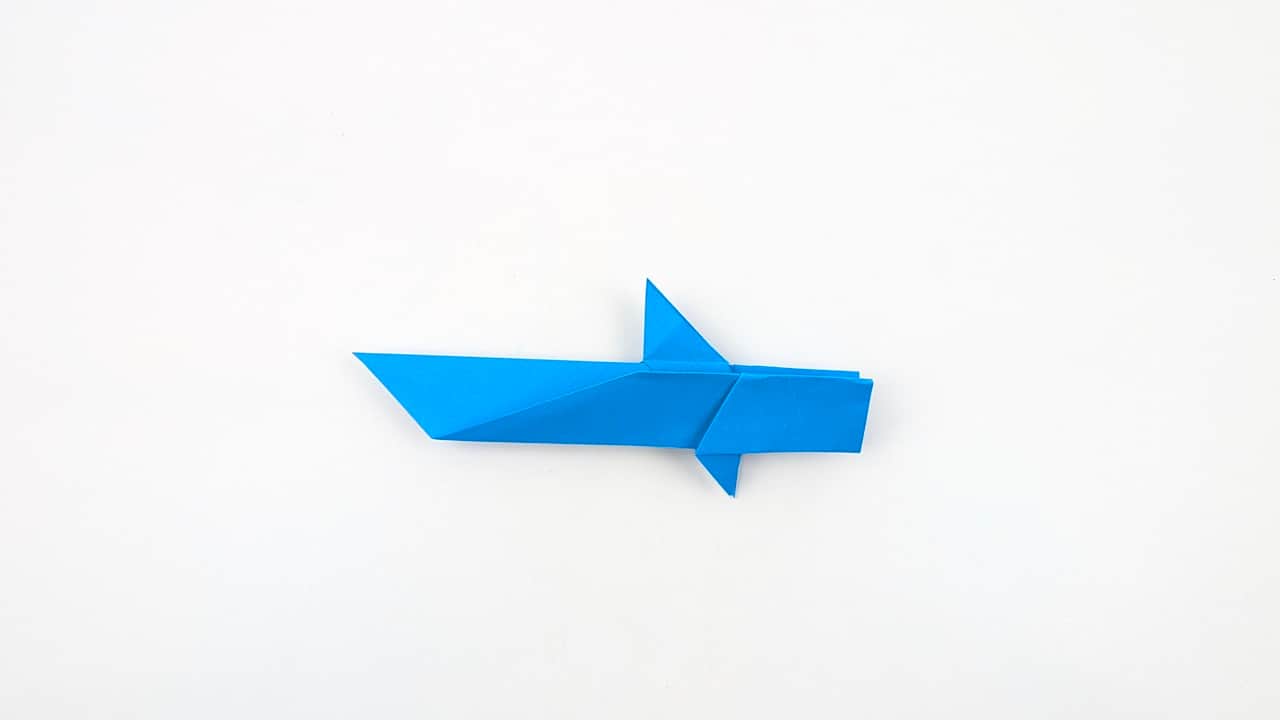 Repeat the tooth folds on the upper jaw.