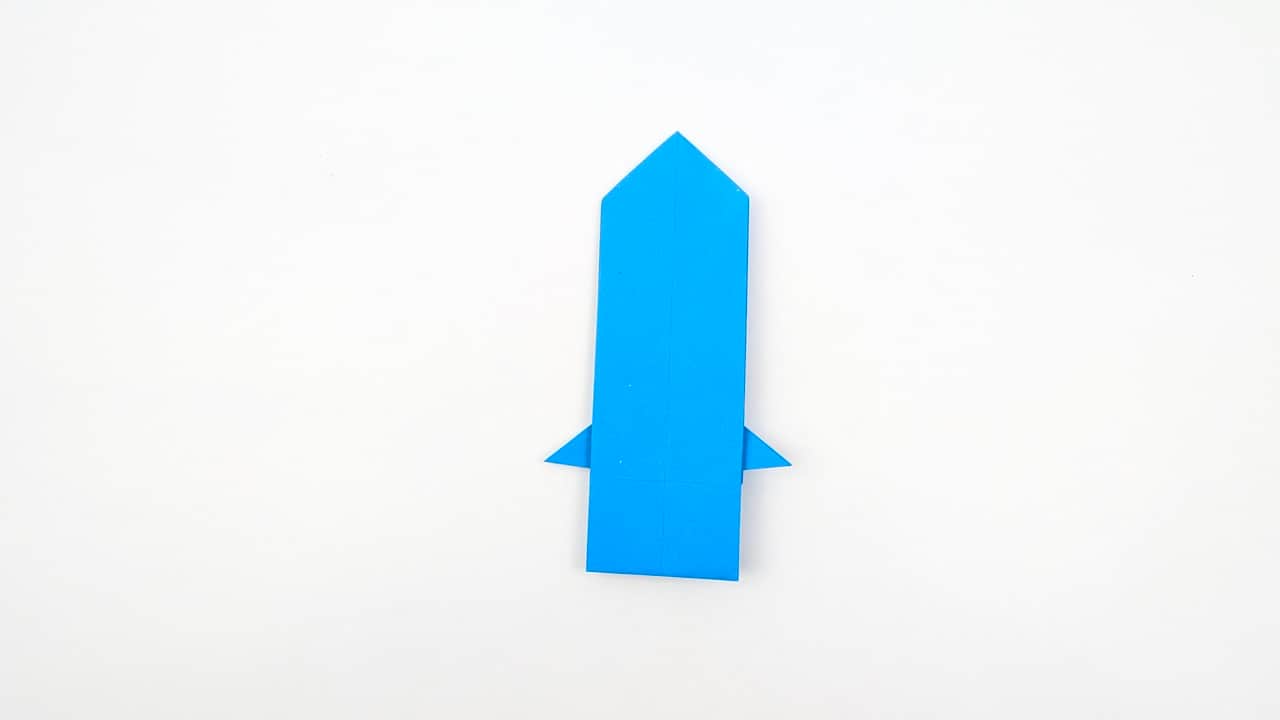 Check the jaw angle — the mouth should appear open and slightly aggressive.